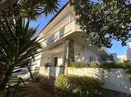 Nice Villa in Cascais, near the center and beaches, but in a very quite neighborhood