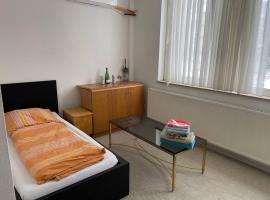 3-Bett-Zimmer, für Monteure geeignet, Parkplatz，位于Steinperf的酒店