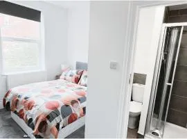 Private Room in Modern House near Nottingham