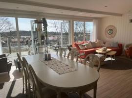 Lovely house by the sea close to Marstrand，位于Lycke的酒店