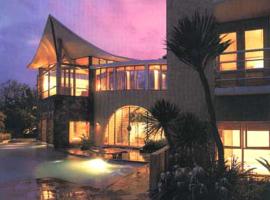 德拉斯卡拉别墅，位于巴图的带按摩浴缸的酒店