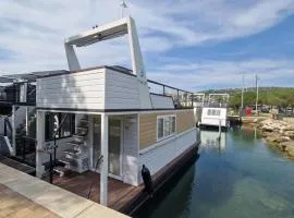 Floating house SOPHY