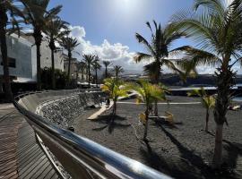 ALCAMAR, Penthouse for rent with beautiful views in Playa de San Juan!，位于吉亚德伊索拉的公寓