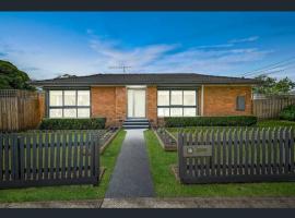 Meadow View Cottage，位于Doveton的酒店