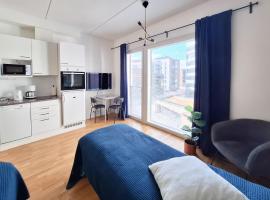 Studio next to train station, 7 mins by train to airport，位于万塔的公寓