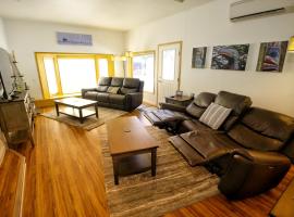 3br King Beds Bunk Beds Near Glacier, Auke Bay，位于Mendenhaven的酒店