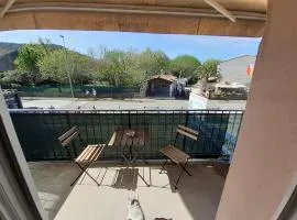 Bel appartement à 400 mètres de la rivière de l'Ardèche et de Vallon-Pont-d'Arc