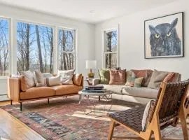 Hupi House - A Peaceful Wooded Lakeside Retreat