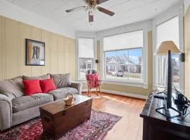 The Zinnia Victorian Charm with Mountain Views