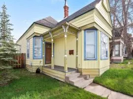 The Zinnia Victorian Charm with Mountain Views