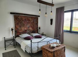 Moongardenhouse，位于Kováčovce的酒店