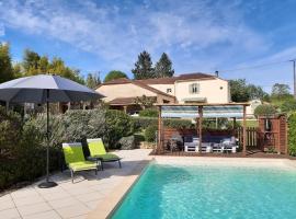 Gite La Terrasse - Private pool May-October，位于Soturac的酒店