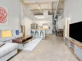 3BR Luxury Historic Loft with Gym by ENVITAE