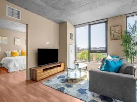 3BR Elegant Glass Penthouse Pool With Deck & Gym