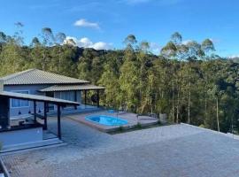 Casa de Campo completa nas montanhas capixabas，位于弗洛里亚努元帅镇的酒店