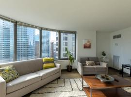 Ultimate 3BR Luxury Suite near Navy Pier with Gym & Pool by ENVITAE，位于芝加哥的海滩短租房