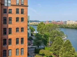 2BR 2BA Lux Historic Loft With Pool