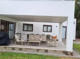 HOM I Casa en Condominio Alto Lomas a 3min de Marbella con Piscina y Jacuzzi