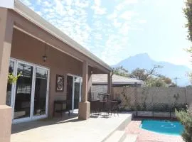 Scenic two bedroom house with splash pool