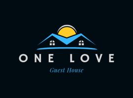 One Love Guest House，位于坎帕拉的酒店