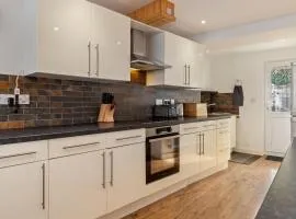 Dan Y Bryn - A lovely 3 bedroom house centrally located in Laugharne