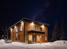 Lazy Bear Lake House，位于Labelle的酒店