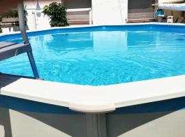 Charming house in Chatún with private pool，位于Chatún的酒店