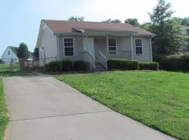 Beautiful cul-de-sac home!!! with a FENCED IN YARD!