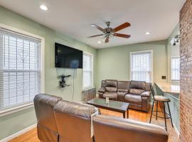 Jersey City Apartment with Game Room 7 Mi to NYC!，位于泽西市的Spa酒店