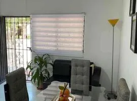 APARTAESTUDIO 4 PERSONAS - AIRE ACONDICIONADO - Mínimo 3 noches de estadía
