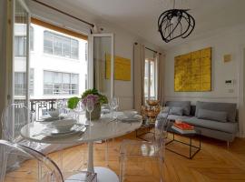 Large Luxury flat next to Champs Elysée，位于巴黎的豪华酒店