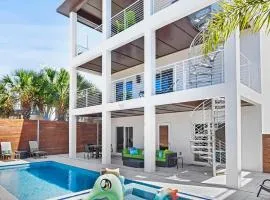 Ocean Views Sunrises and Sunsets Sparkling Pool and Spa Steps to Sand
