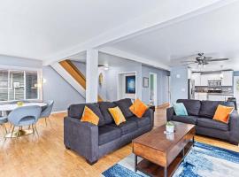 4 BR 2 BA Peaceful Getaway Year Round on Park Lake，位于Bath的酒店