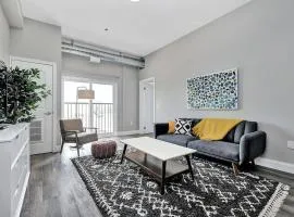 High-end condo downtown Kingston near RMC Queens