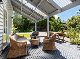 Cute as A Button Cottage in Charming Evandale