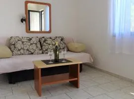 35 meters from sea Apartment Keser and House