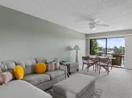 Comfy Waterfront Condo at Tennisplace Sanibel