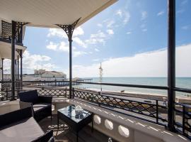 Panoramic sea views in beachfront apt w balcony，位于博格诺里吉斯的酒店