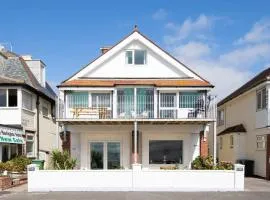 Beautiful Beachfront House wth Balcony & Sea Views