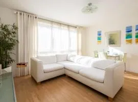 Sunny & Modern Near the Beach & Village w Parking