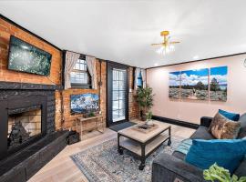 Charming & Updated Garden Level in Heart of Denver，位于丹佛的公寓