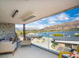 Luxury Lake View Apartment，位于瓦纳卡的酒店