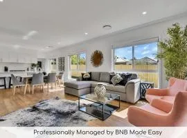 Hideaway on Curran - Modern & Comfy Retreat in CBD Firepit