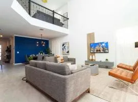 Super Luxury Modern Home, Prime Location