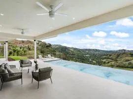 Mountaintop 4-Bedroom with Pool Huge Views