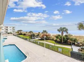 Oceanfront Luxury Top Location w Lazy River Pool Grills