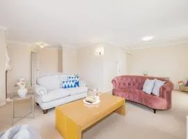 Spacious 3-BR Haven Prime Location Shopping Centre