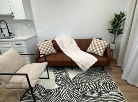 Cozy & Dreamy Getaway Home !，位于蒙特贝罗的酒店