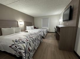 Red Roof Inn Richmond, VA - W Broad St，位于里士满的酒店