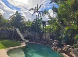 Holiday Style A downstairs room in Springwood Qld